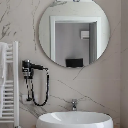 Nolana 28 In B&B 나폴리