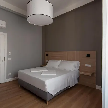 Nolana 28 In B&B 나폴리